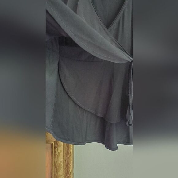 American Rag Elegant Charcoal Black Wrap Top Size Medium - Picture 6 of 9